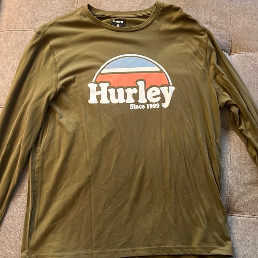 Perfect condition long sleeve Hurley tee.